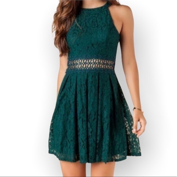 francesca’s Dresses & Skirts - FRANCESCA’S Evergreen Aubrielle Lace Dress NWT sz M